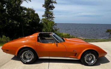 Chevrolet-Corvette-1974-3