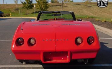 Chevrolet-Corvette-1974-3