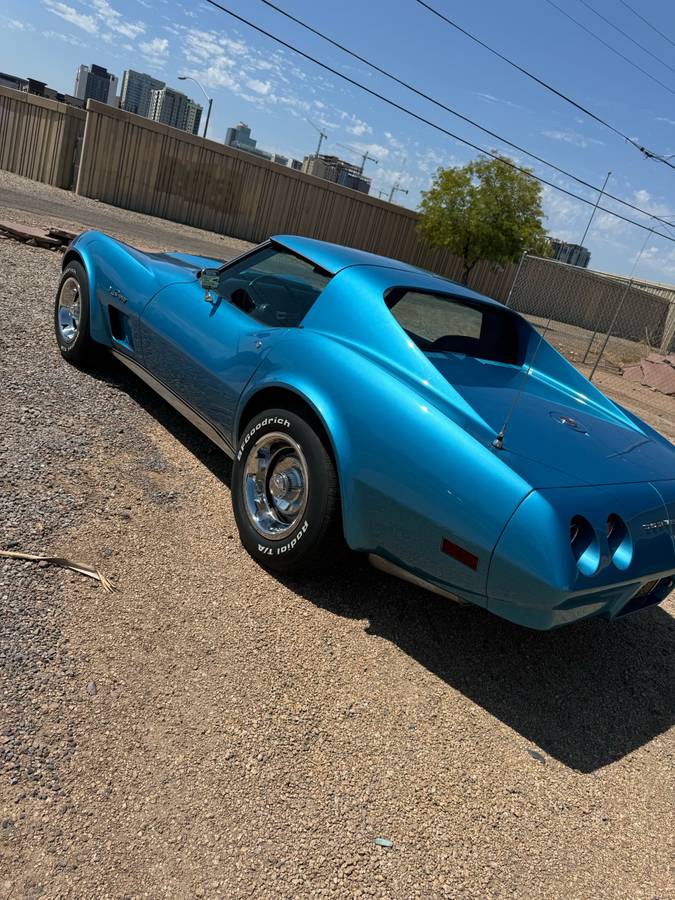 Chevrolet-Corvette-1974-3