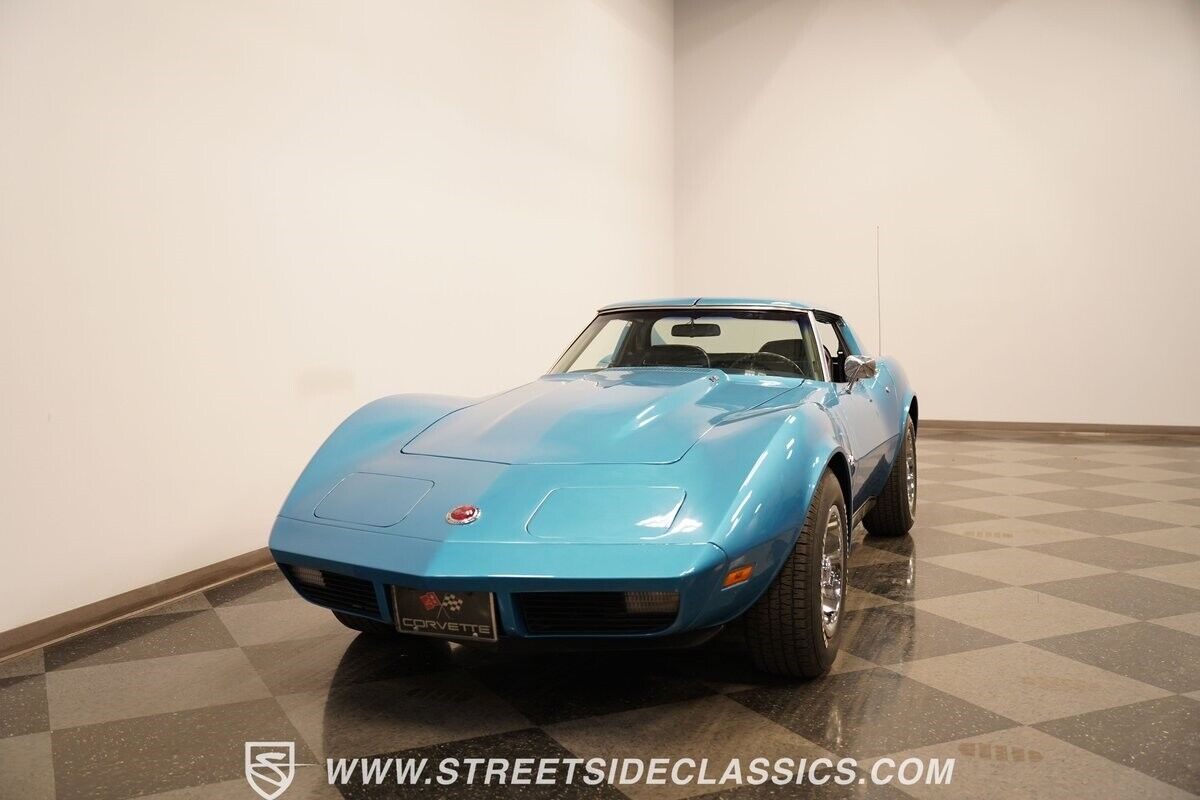 Chevrolet-Corvette-1974-5