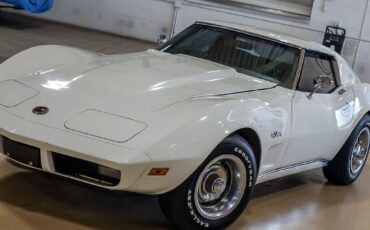 Chevrolet-Corvette-1974-5