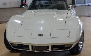 Chevrolet-Corvette-1974-6