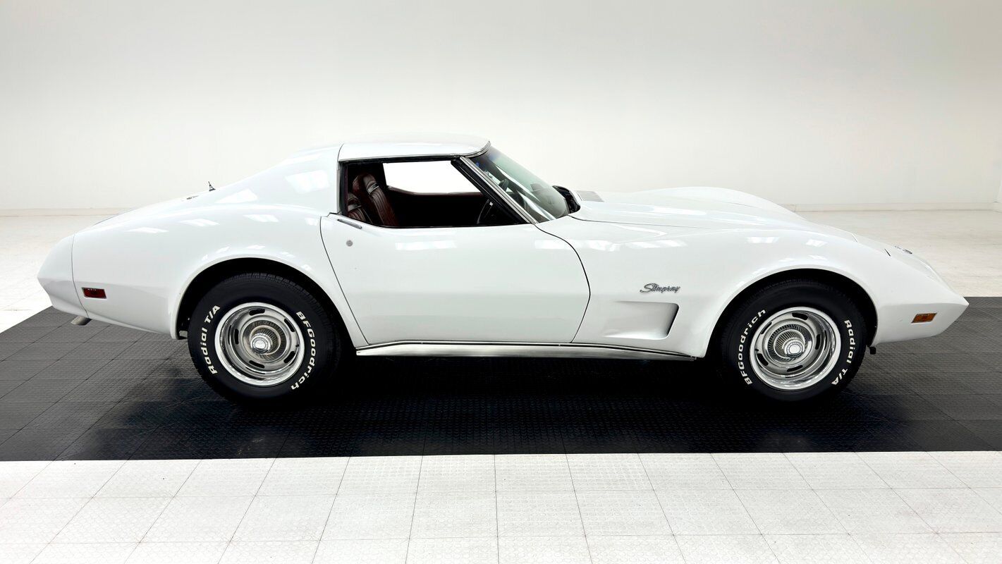 Chevrolet-Corvette-1974-6