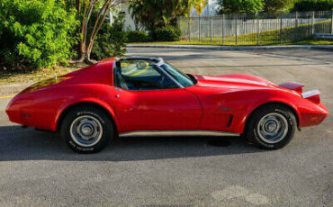 Chevrolet-Corvette-1974-8