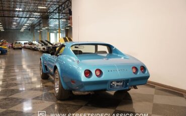 Chevrolet-Corvette-1974-9