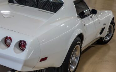 Chevrolet-Corvette-1974-9