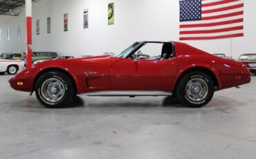 Chevrolet-Corvette-1975-1