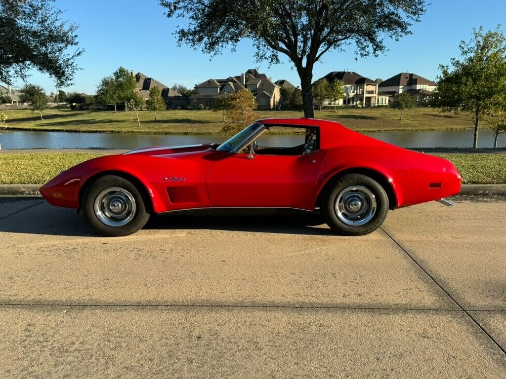 Chevrolet-Corvette-1975-1