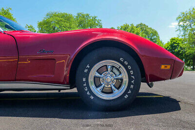 Chevrolet-Corvette-1975-10