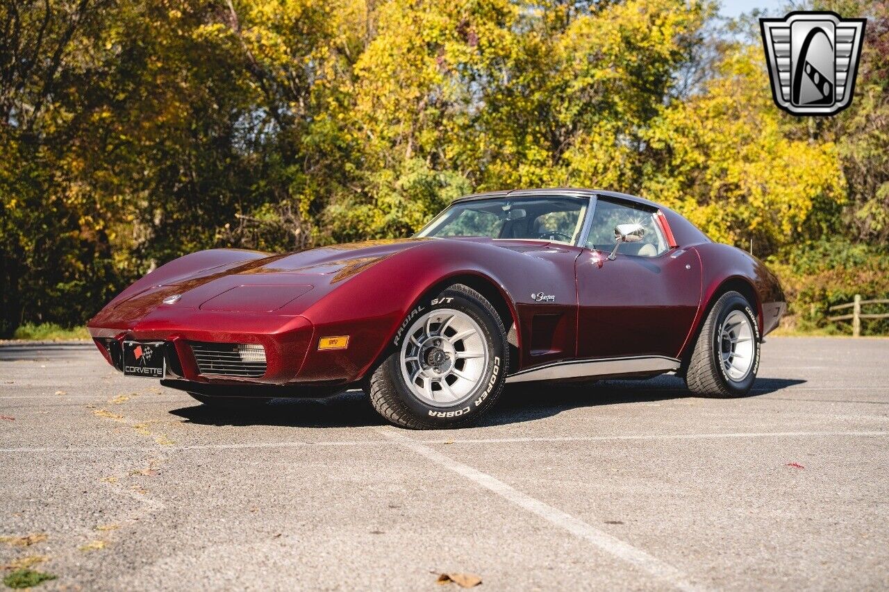 Chevrolet-Corvette-1975-2