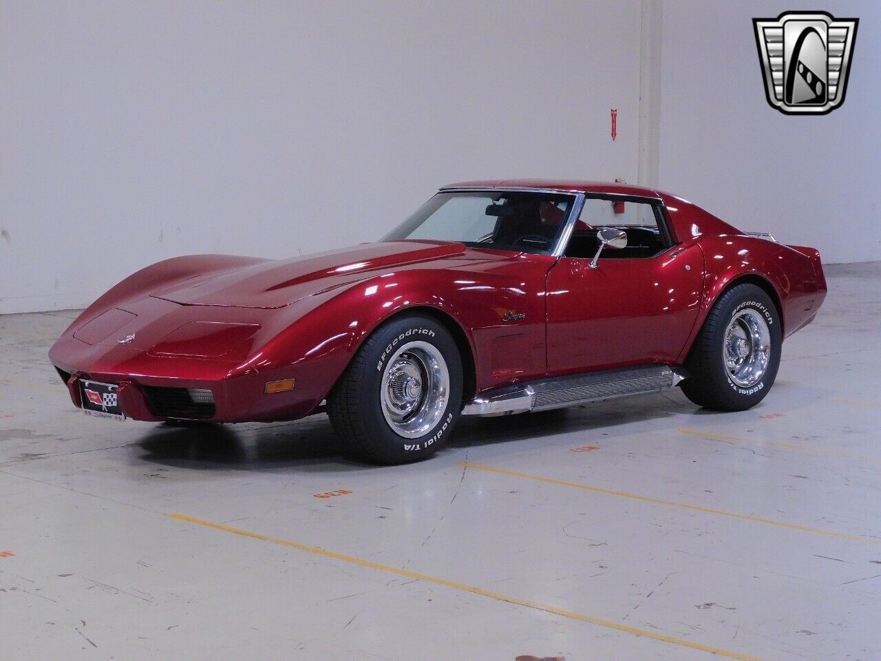 Chevrolet-Corvette-1975-2