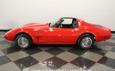 Chevrolet-Corvette-1975-2