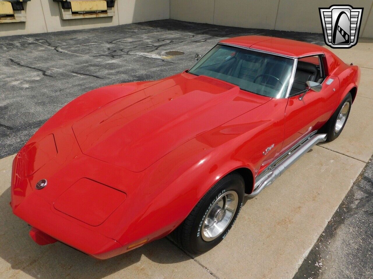 Chevrolet-Corvette-1975-2