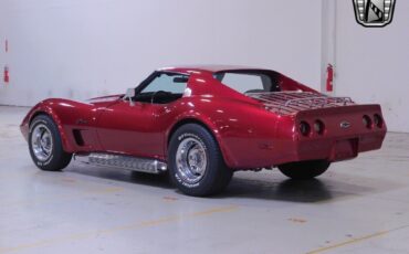 Chevrolet-Corvette-1975-3