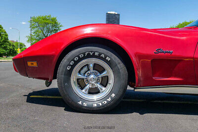 Chevrolet-Corvette-1975-3