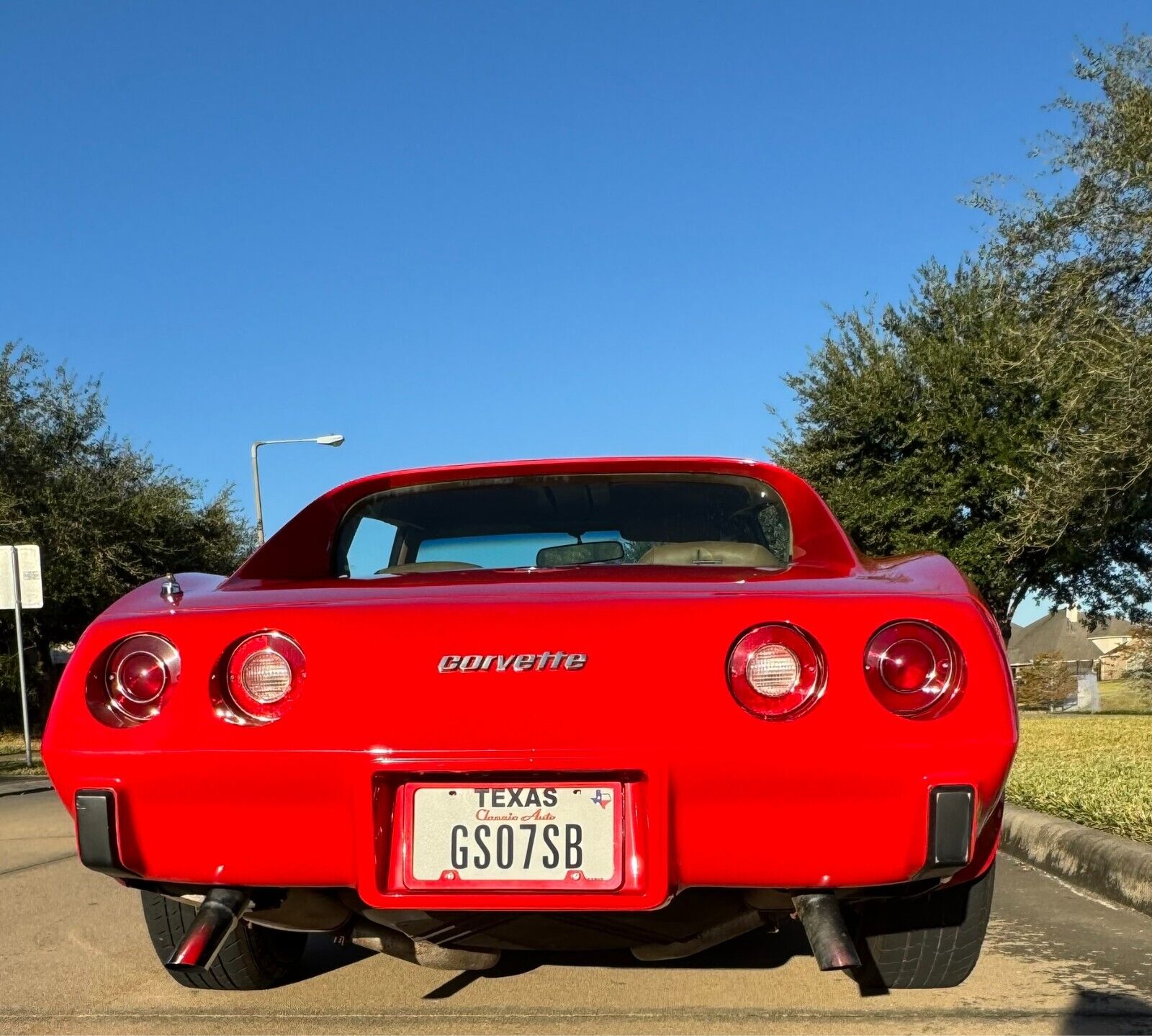 Chevrolet-Corvette-1975-3