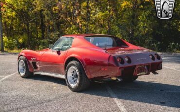 Chevrolet-Corvette-1975-4