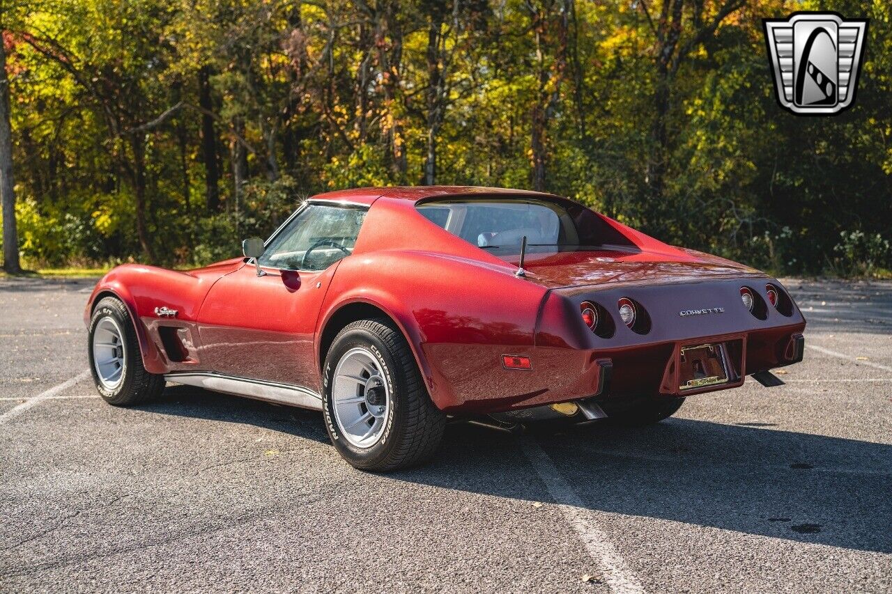 Chevrolet-Corvette-1975-4