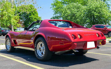 Chevrolet-Corvette-1975-5