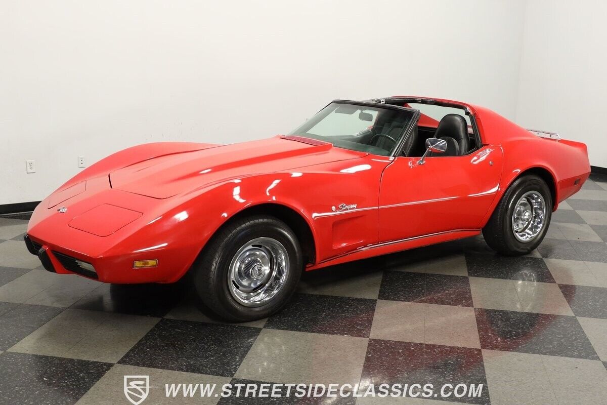 Chevrolet-Corvette-1975-5