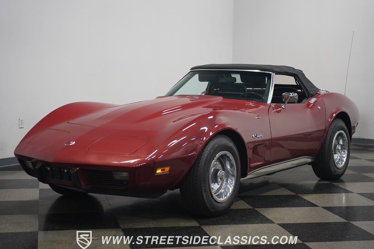 Chevrolet-Corvette-1975-5