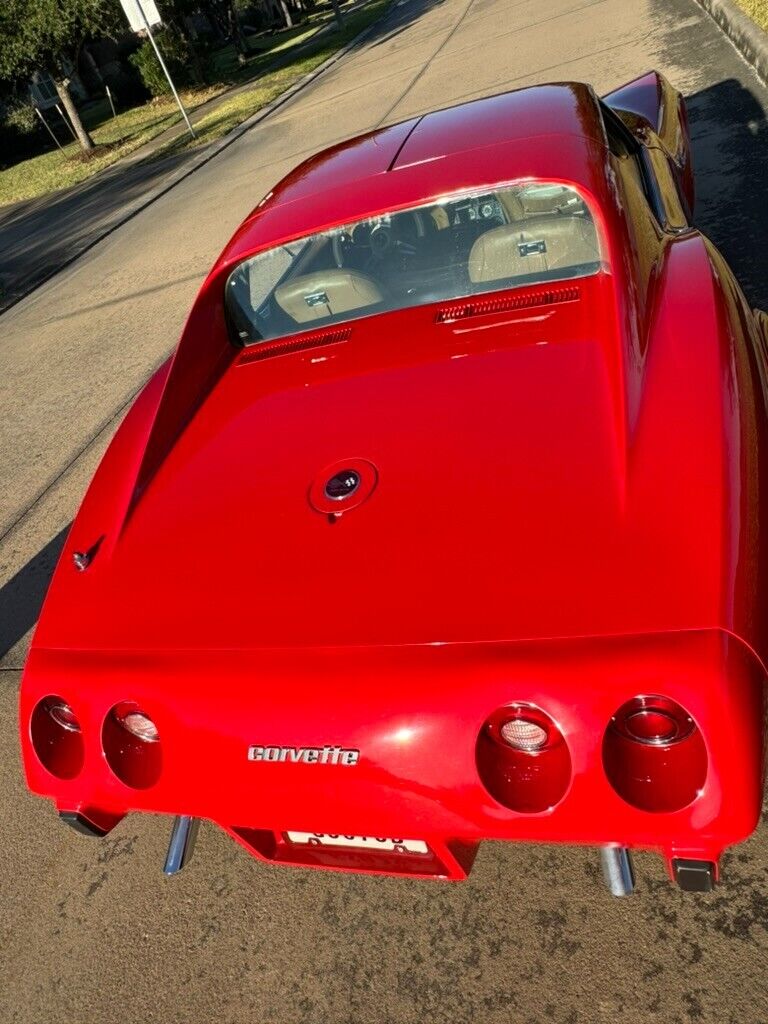 Chevrolet-Corvette-1975-5