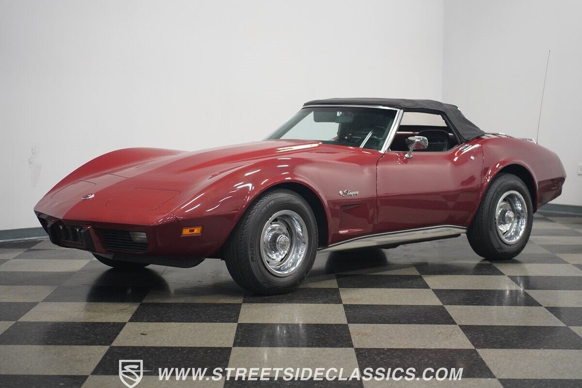 Chevrolet-Corvette-1975-6