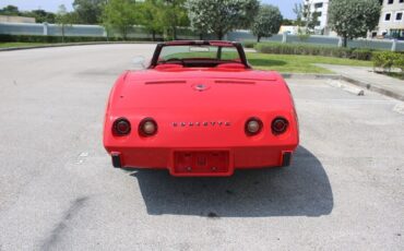 Chevrolet-Corvette-1975-6