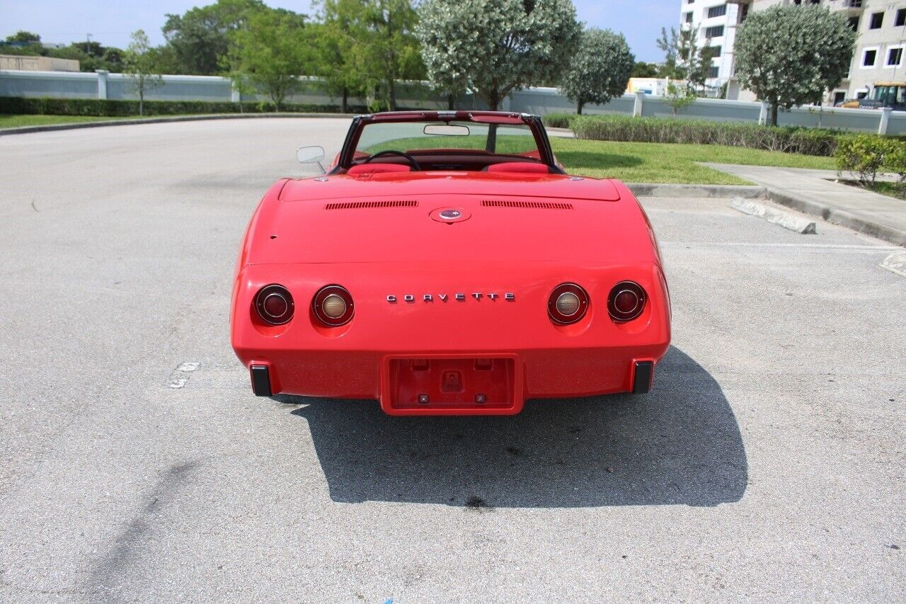 Chevrolet-Corvette-1975-6