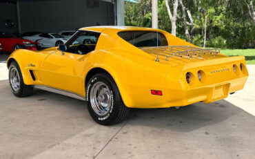 Chevrolet-Corvette-1975-6