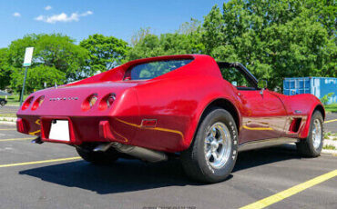 Chevrolet-Corvette-1975-7