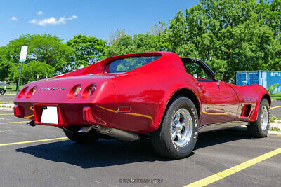 Chevrolet-Corvette-1975-7