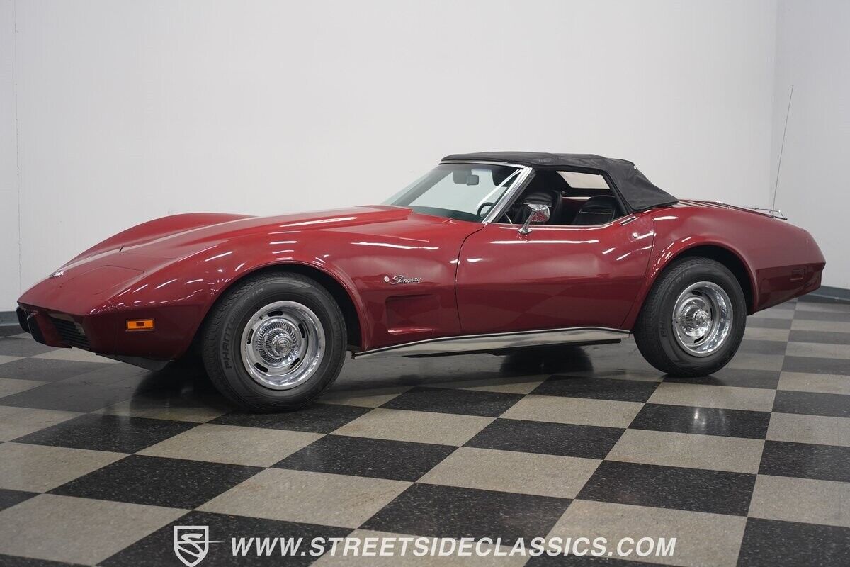 Chevrolet-Corvette-1975-7