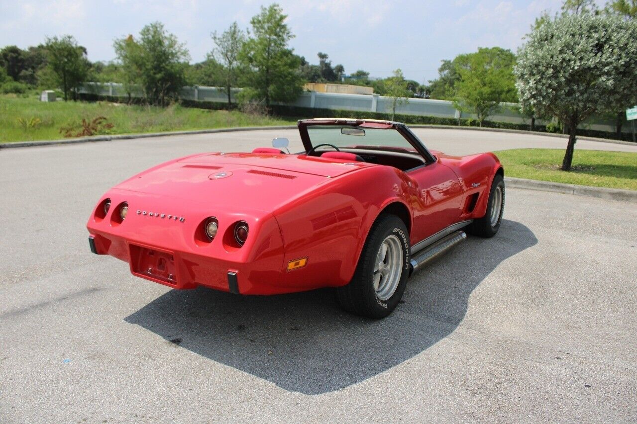 Chevrolet-Corvette-1975-7