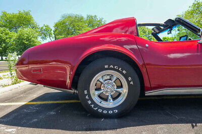 Chevrolet-Corvette-1975-9