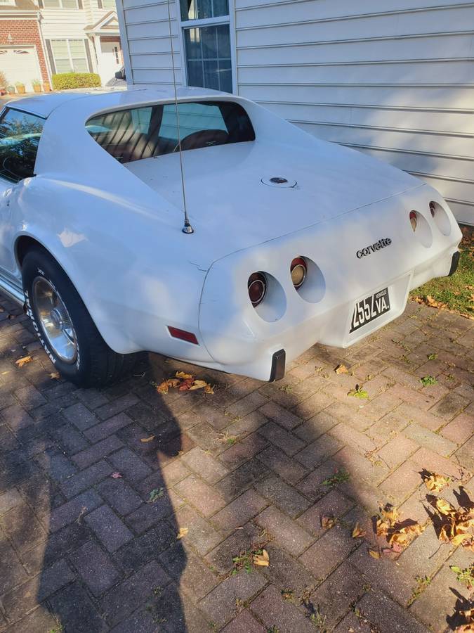 Chevrolet-Corvette-1976-4