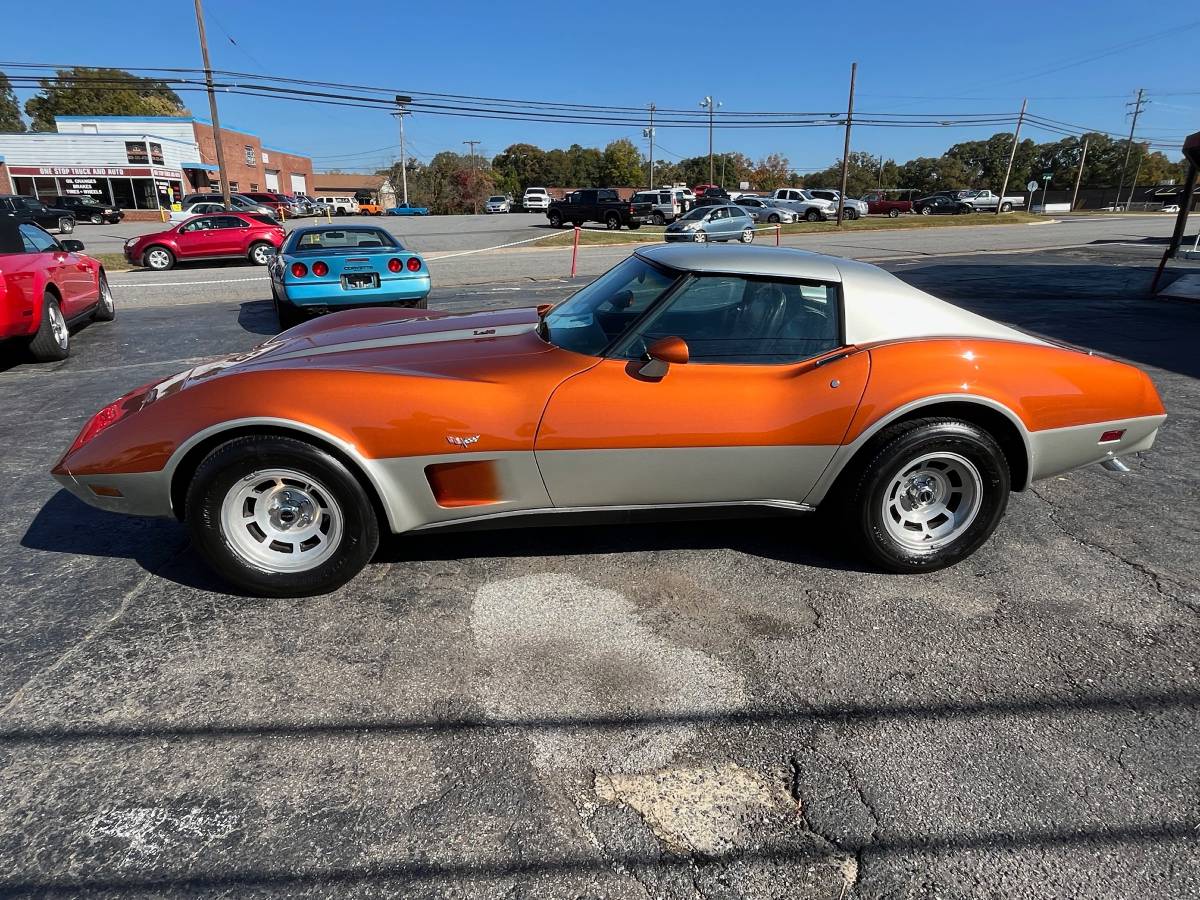 Chevrolet-Corvette-1977-1