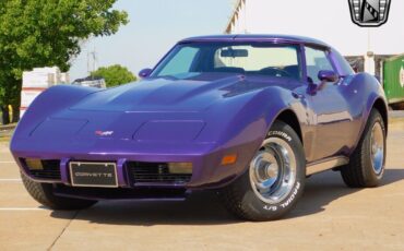 Chevrolet-Corvette-1977-2