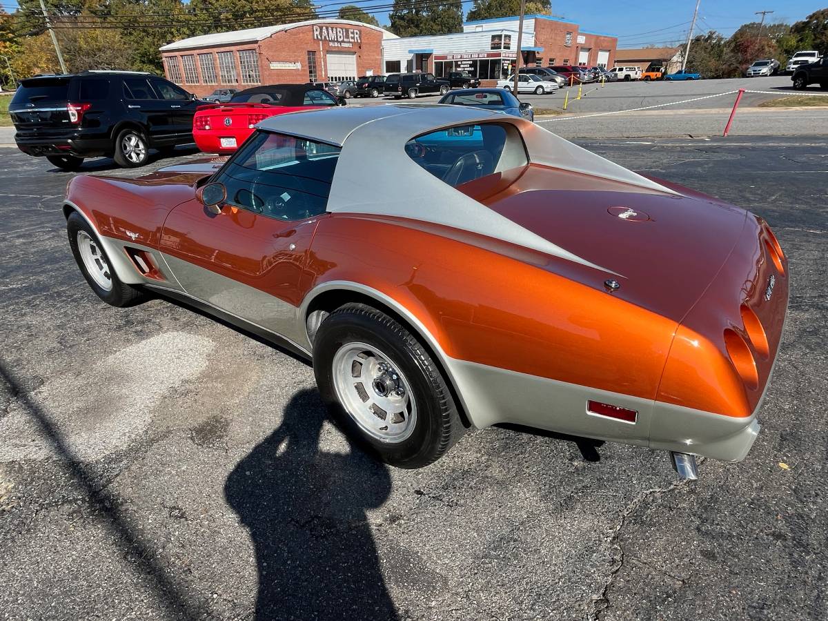 Chevrolet-Corvette-1977-2