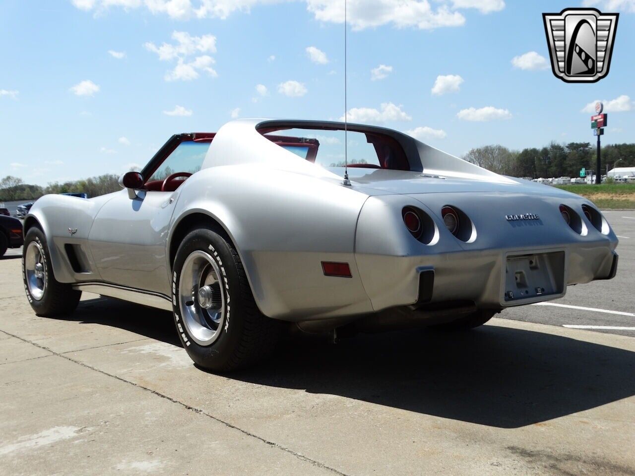 Chevrolet-Corvette-1977-5