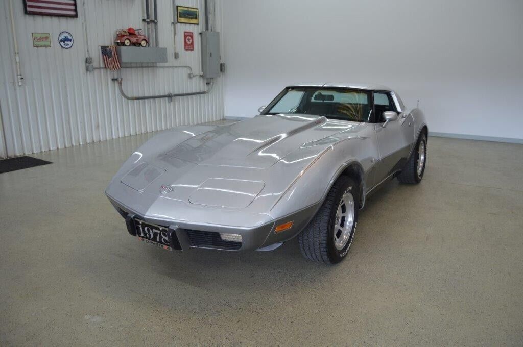 Chevrolet-Corvette-1978-1