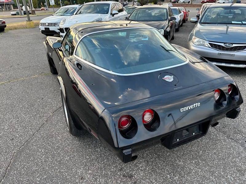 Chevrolet-Corvette-1978-11