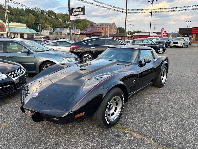 Chevrolet-Corvette-1978-2