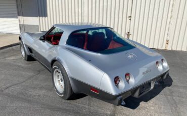 Chevrolet-Corvette-1978-2