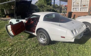 Chevrolet-Corvette-1978-2