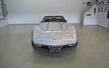 Chevrolet-Corvette-1978-2