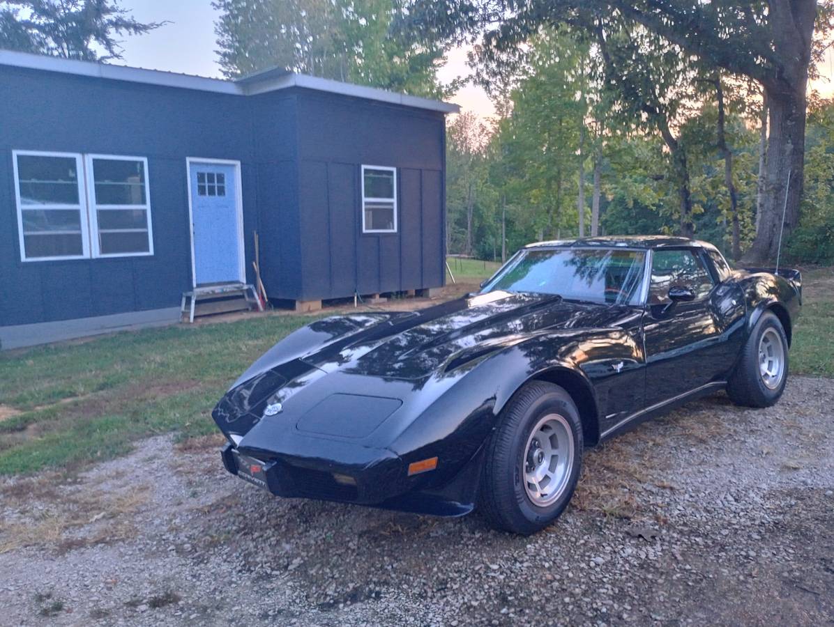 Chevrolet-Corvette-1978-2