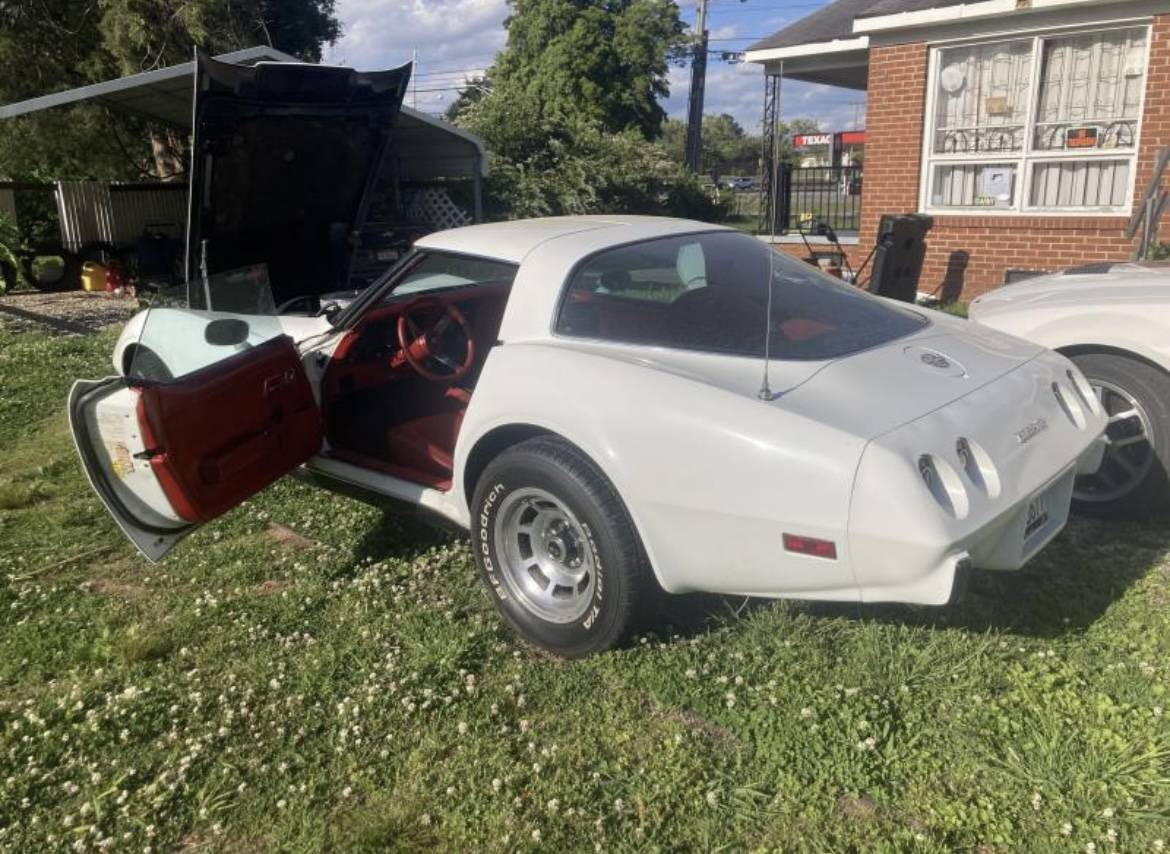 Chevrolet-Corvette-1978-2