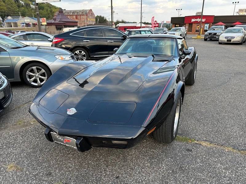 Chevrolet-Corvette-1978-3