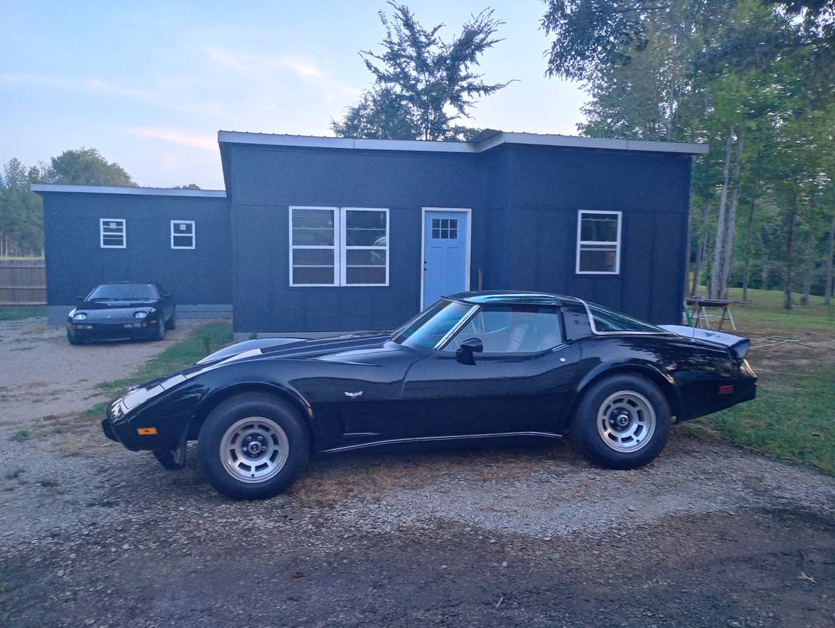 Chevrolet-Corvette-1978-3